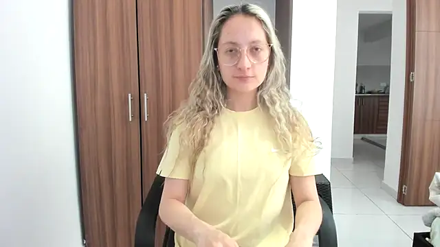 Snapshot of Adele_johnsonn1 chatting on September 15, 2025, 3:34 pm Adele johnsonn1 online show from September 15, 2025, 3:34 pm