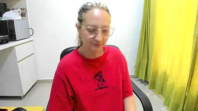 Snapshot of Adele_johnsonn1 chatting on March 3, 2025, 3:22 pm Adele johnsonn1 online show from March 3, 2025, 3:22 pm