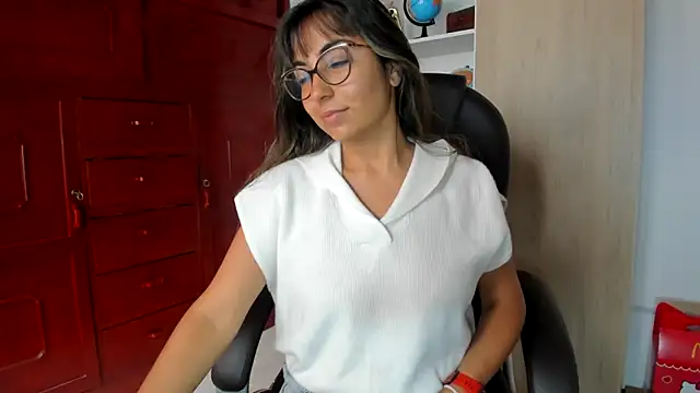 Isabellaa22 1 online show from May 24, 2026, 4:07 pm