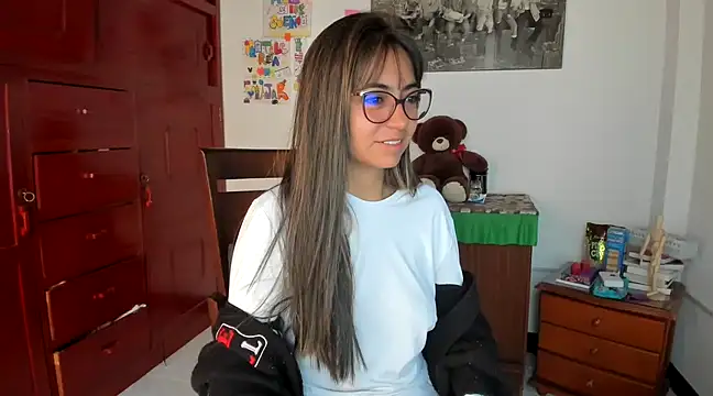 Snapshot of Isabellaa22_1 chatting on January 21, 2025, 12:50 pm Isabellaa22 1 online show from January 21, 2025, 12:50 pm
