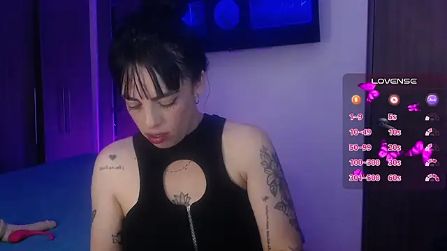 Snapshot of violett_honney chatting on July 24, 2026, 4:19 am violett honney online show from July 24, 2026, 4:19 am