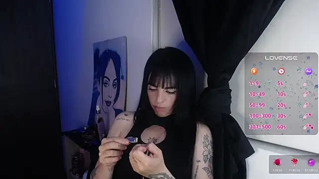 Snapshot of violett_honney chatting on June 8, 2026, 1:28 am violett honney online show from June 8, 2026, 1:28 am