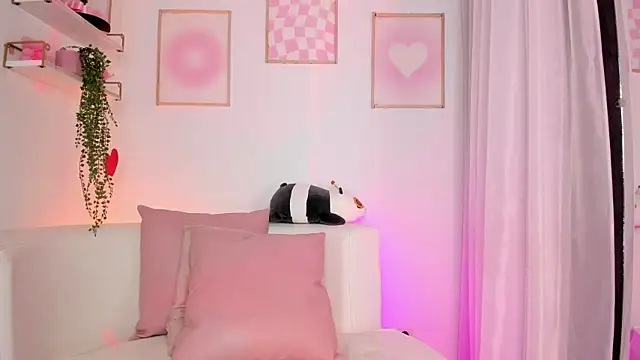 Aurora aaa online show from September 21, 2025, 1:22 am