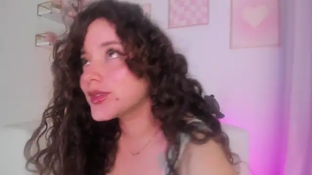 Aurora aaa online show from November 3, 2025, 11:08 pm