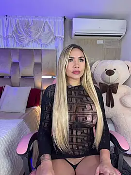 Snapshot of Celestemilan chatting on July 10, 2026, 8:09 pm Celestemilan online show from July 10, 2026, 8:09 pm