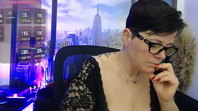 ninarandmann online show from February 18, 2025, 3:41 pm