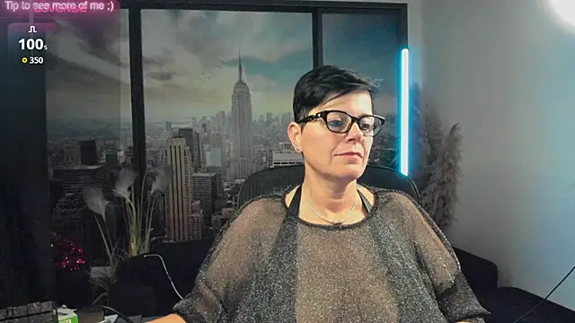 ninarandmann online show from September 25, 2025, 4:35 pm