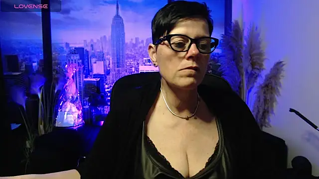 ninarandmann online show from May 11, 2026, 2:29 pm