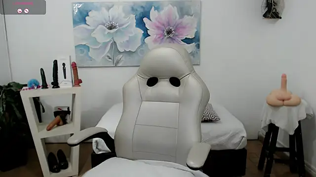 Snapshot of mom_hot__ chatting on March 1, 2025, 9:48 pm mom hot online show from March 1, 2025, 9:48 pm
