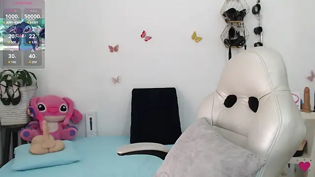 mom hot   online show from May 20, 2026, 8:39 pm