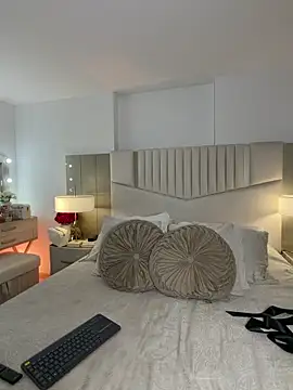  laura 02 online show from February 4, 2026, 10:16 pm