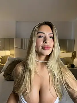  laura 02 online show from April 4, 2026, 7:31 pm