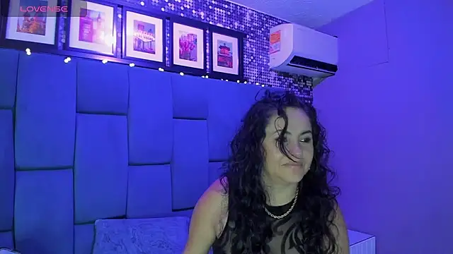 Snapshot of hanny_milf chatting on November 15, 2025, 11:47 am hanny milf online show from November 15, 2025, 11:47 am