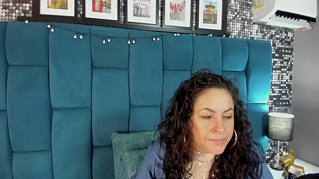 Snapshot of hanny_milf chatting on January 9, 2026, 11:39 am hanny milf online show from January 9, 2026, 11:39 am