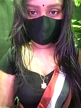 Idhika Paul online show from November 23, 2025, 7:51 am