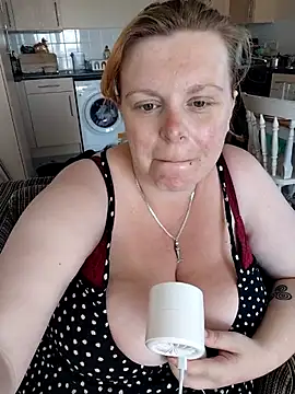 pinkieMilfPUSY online show from July 6, 2026, 10:00 am