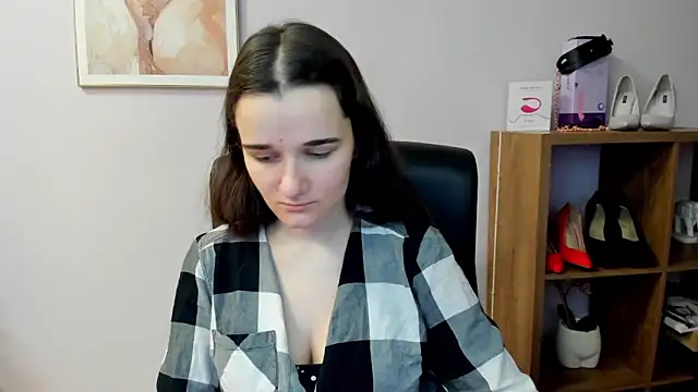 Snapshot of KateDelight chatting on March 8, 2026, 7:44 am KateDelight online show from March 8, 2026, 7:44 am