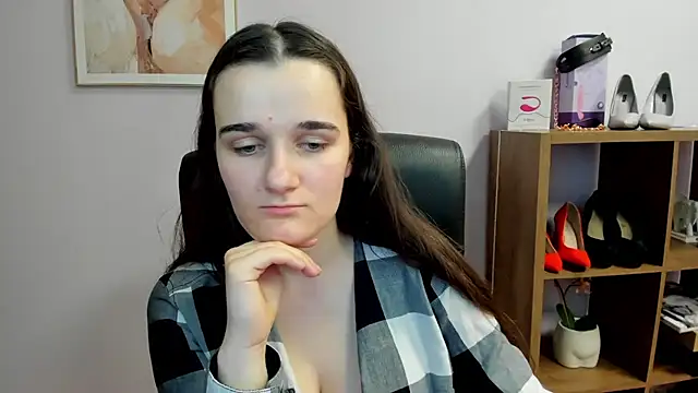 Snapshot of KateDelight chatting on March 8, 2026, 7:50 pm KateDelight online show from March 8, 2026, 7:50 pm