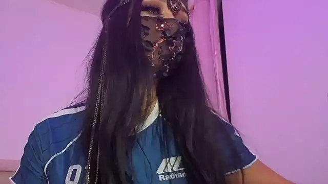 kamila french online show from April 27, 2026, 10:08 pm