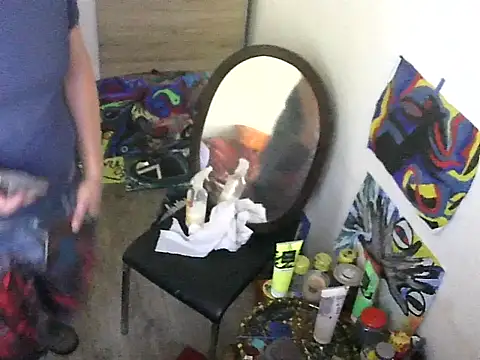 prcalek19 online show from October 20, 2025, 7:20 am