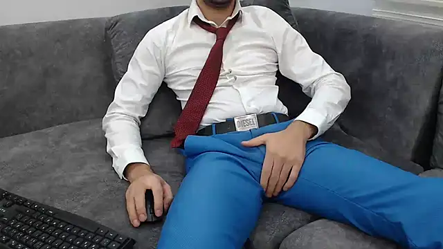 Naughtb0y online show from November 30, 2025, 11:27 pm