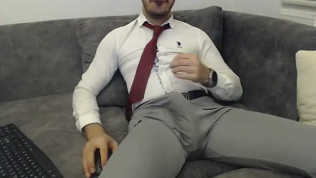 Naughtb0y online show from March 10, 2026, 11:20 pm