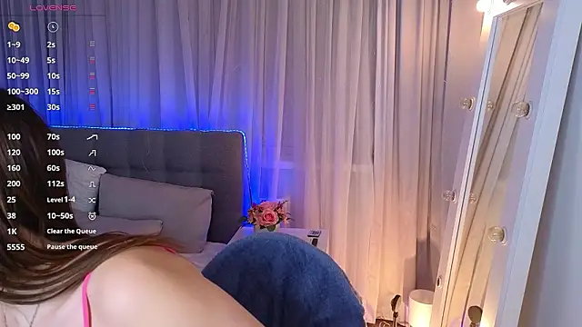 Snapshot of Milkissss chatting on February 15, 2026, 9:47 pm Milkissss online show from February 15, 2026, 9:47 pm