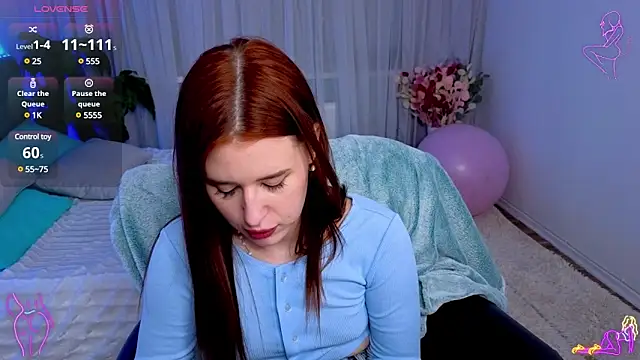 Snapshot of Milkissss chatting on March 16, 2025, 8:10 pm Milkissss online show from March 16, 2025, 8:10 pm
