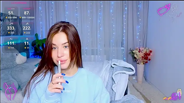 Snapshot of Milkissss chatting on October 14, 2025, 7:25 pm Milkissss online show from October 14, 2025, 7:25 pm