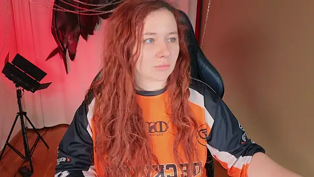 carolina elf online show from November 4, 2025, 6:06 am