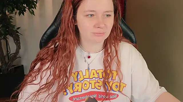 carolina elf online show from November 19, 2025, 12:38 pm