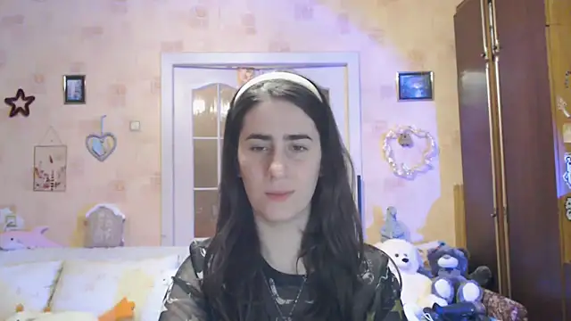 INELIKA online show from October 18, 2025, 9:39 pm