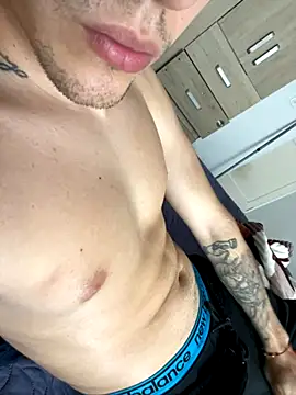 Snapshot of buoh23 chatting on October 27, 2025, 4:30 pm buoh23 online show from October 27, 2025, 4:30 pm