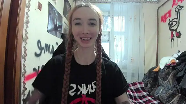 Roxy Silver online show from February 26, 2025, 2:49 pm