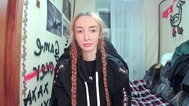 Roxy Silver online show from February 27, 2025, 1:08 am