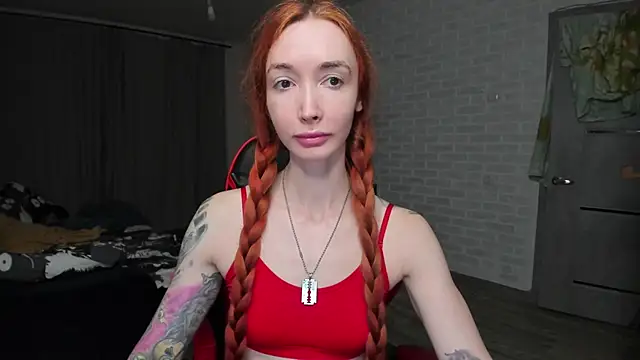 Roxy Silver online show from October 7, 2025, 2:51 pm