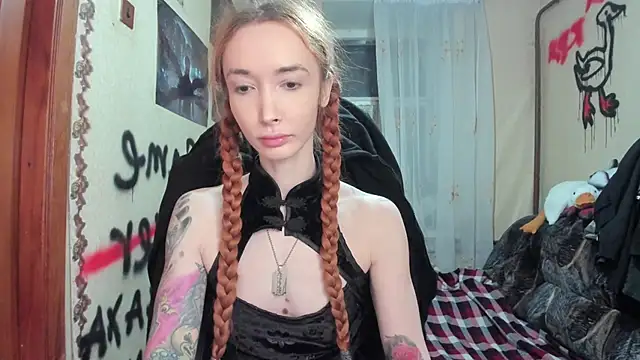 Roxy Silver online show from March 1, 2025, 12:17 am