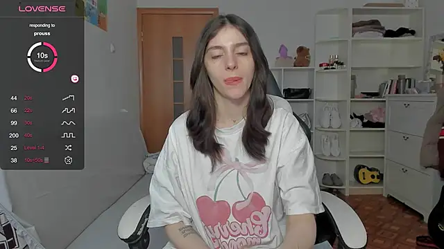 Snapshot of broosnica1 chatting on April 7, 2026, 7:21 am broosnica1 online show from April 7, 2026, 7:21 am