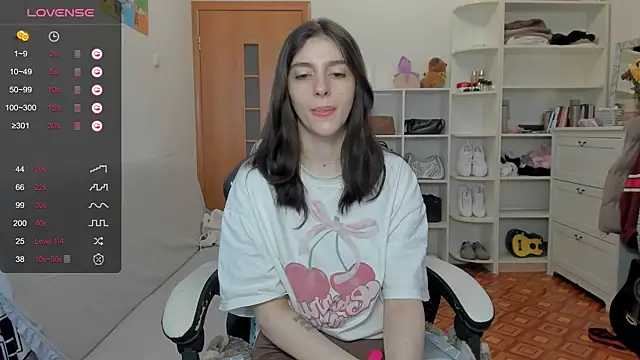 Snapshot of broosnica1 chatting on April 8, 2026, 7:32 am broosnica1 online show from April 8, 2026, 7:32 am