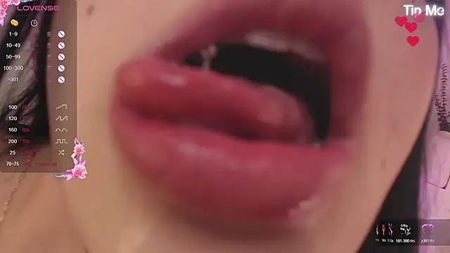 Snapshot of ViolettaHotLatin_ chatting on May 11, 2026, 2:45 pm ViolettaHotLatin online show from May 11, 2026, 2:45 pm