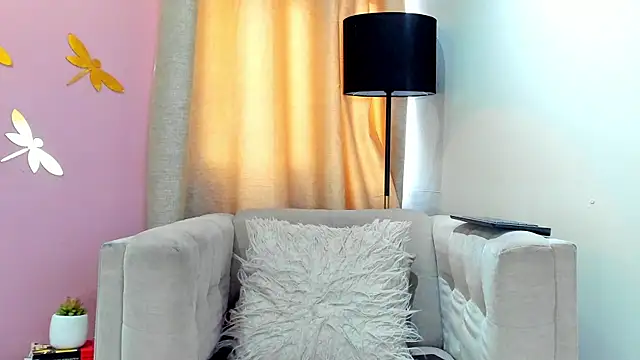 Snapshot of _AlejaCruz_ chatting on March 1, 2025, 6:21 pm AlejaCruz online show from March 1, 2025, 6:21 pm