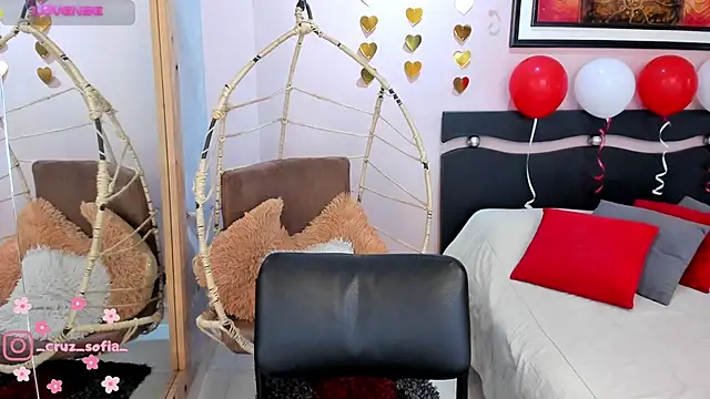  AlejaCruz  online show from February 14, 2026, 6:30 pm