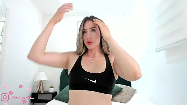 Snapshot of _AlejaCruz_ chatting on March 31, 2026, 7:27 pm AlejaCruz online show from March 31, 2026, 7:27 pm