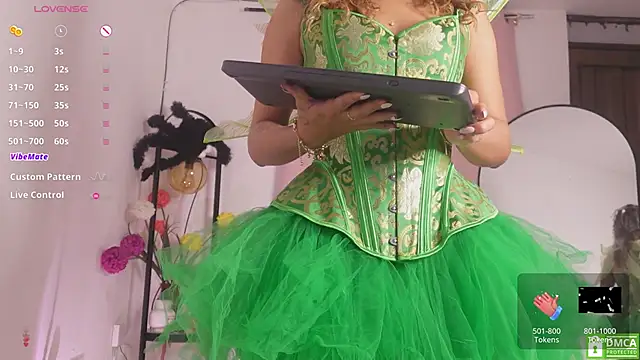 Snapshot of Miranditta chatting on November 1, 2025, 5:36 am Miranditta online show from November 1, 2025, 5:36 am