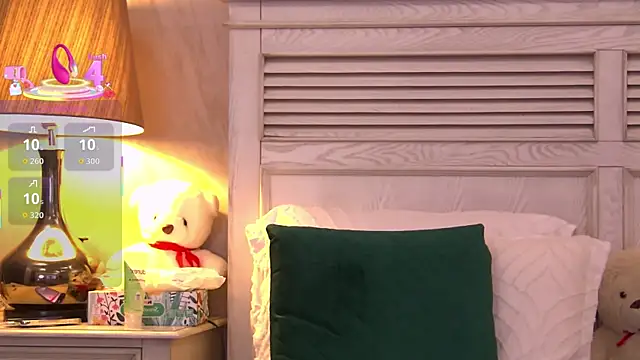 GinaMence online show from October 12, 2025, 5:36 pm