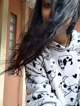 cleopatra-phaedra online show from September 28, 2025, 2:35 pm