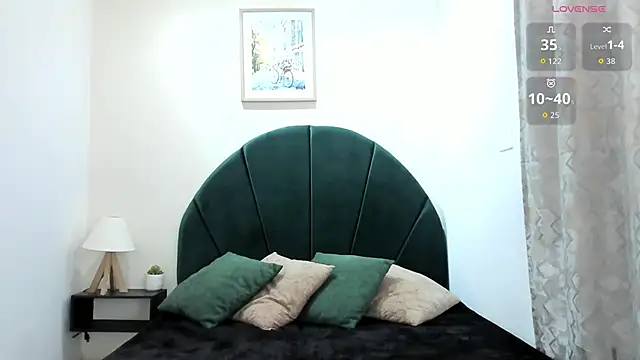  LaraMom  online show from February 22, 2026, 12:40 pm