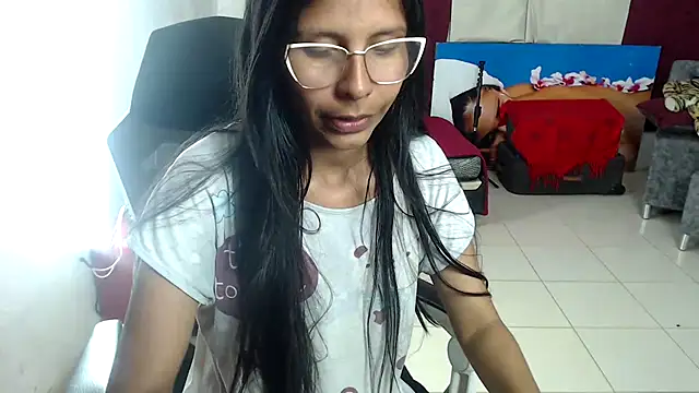 Snapshot of Saharii_Silver chatting on March 6, 2025, 12:43 am Saharii Silver online show from March 6, 2025, 12:43 am