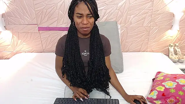 Snapshot of Amarantha_love69 chatting on February 6, 2025, 1:32 pm Amarantha love69 online show from February 6, 2025, 1:32 pm