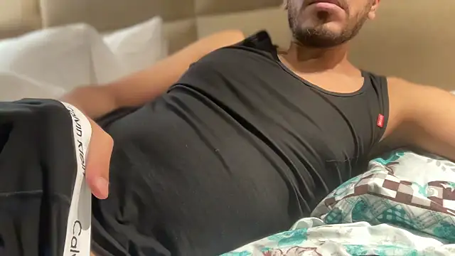 Snapshot of Mooka69 chatting on October 3, 2025, 4:25 am Mooka69 online show from October 3, 2025, 4:25 am